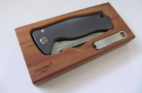 Складной нож Lion Steel SR2 G (GREY) Mini фото 17 Складной нож Lion Steel SR2 G (GREY) Mini фото 17